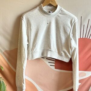 NWT Women’s Nike Sportswear Retro Femme Terry Cropped Crew Sweatshirt Size M